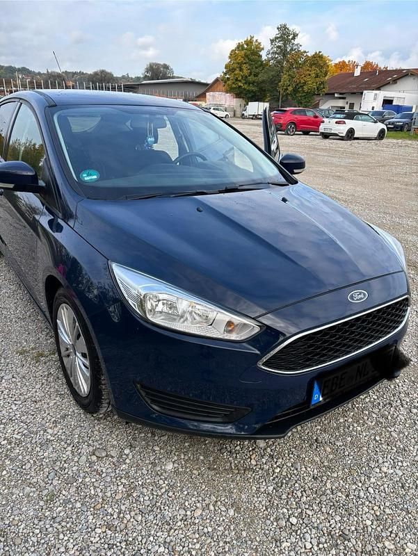 Blau Gebraucht 2015 Ford Focus Kleinwagen | 5.500 € (Guter Preis) - Bild 1/4