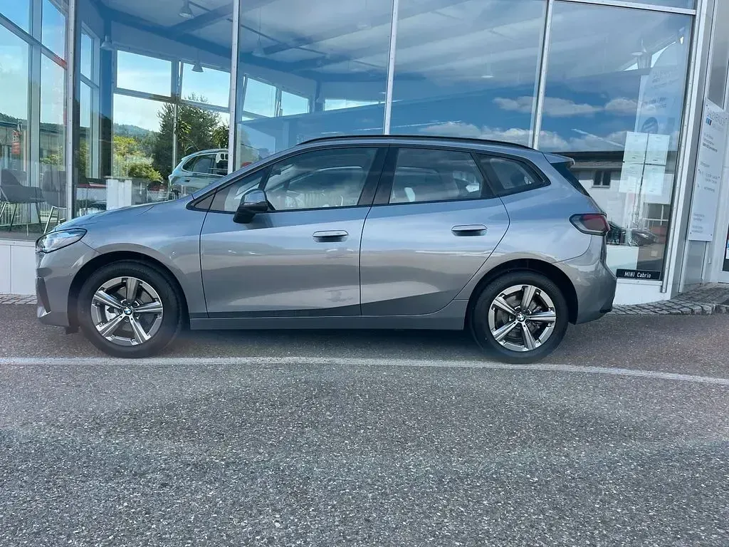 Gebraucht BMW 220 Active Tourer 156 PS (114 kW) 2025 Grau Van / Kleinbus