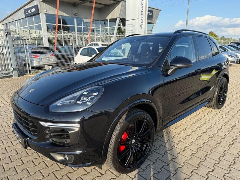 Schwarz Gebraucht 2016 Porsche Cayenne Platinum Edition SUV | 36.900 € (Teuer) - Bild 1/4