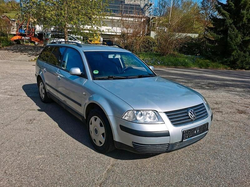 Gebraucht VW Passat 102 PS (75 kW) 2001 Silber Kombi