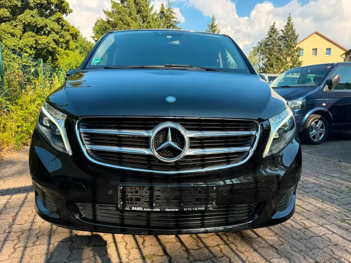 Gebraucht Mercedes V220 Edition 163 PS (119 kW) 2015 Schwarz Van / Kleinbus