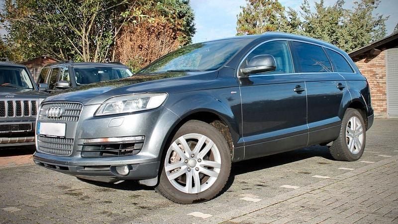 Grau Gebraucht 2008 Audi Q7 S-Line SUV | 9.900 € (Superpreis) - Bild 1/4