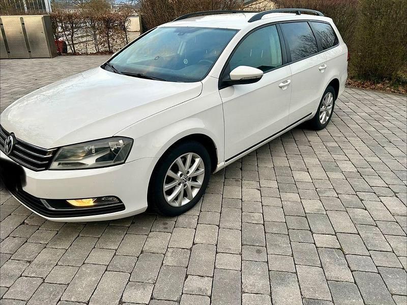 Gebraucht VW Passat Trendline 140 PS (102 kW) 2012 Weiß Kombi
