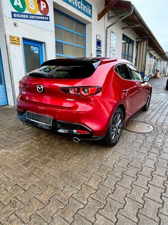 Gebraucht Mazda 3 Selection 122 PS (89 kW) 2019 Rot Limousine