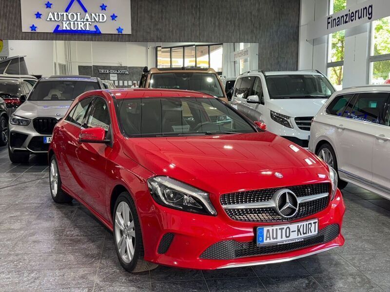 Rot Gebraucht 2016 Mercedes A180 Limousine | 12.990 € (Guter Preis) - Bild 1/4