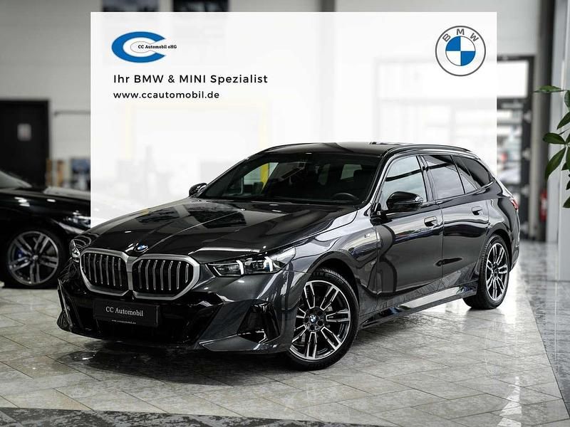 Sophistograu brillant. Gebraucht 2025 BMW 520 M Sport Kombi | 56.999 € (Superpreis) - Bild 1/3