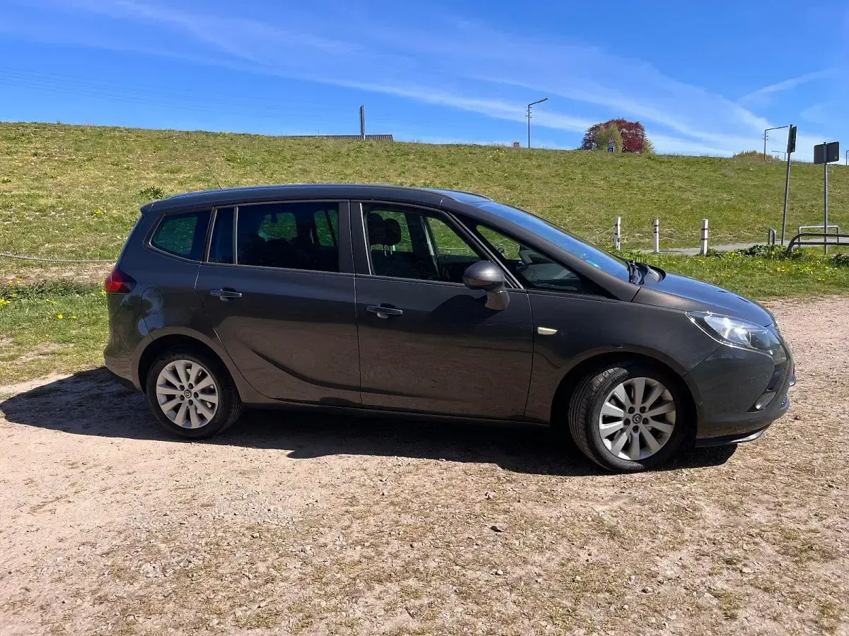 Gebraucht Opel Zafira 131 PS (96 kW) 2015 Grau Van / Kleinbus