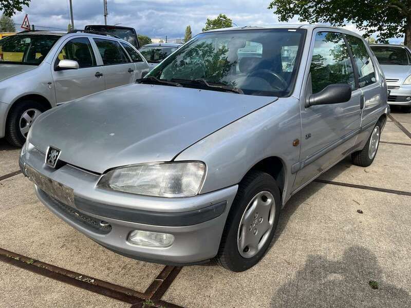 Silber Gebraucht 1997 Peugeot 106 Kleinwagen | 499 € (Fairer Preis) - Bild 1/4