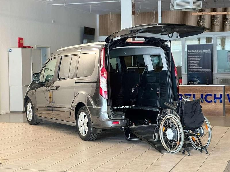 Grau Gebraucht 2016 Ford Tourneo Titanium Van / Kleinbus | 28.900 € - Bild 1/4