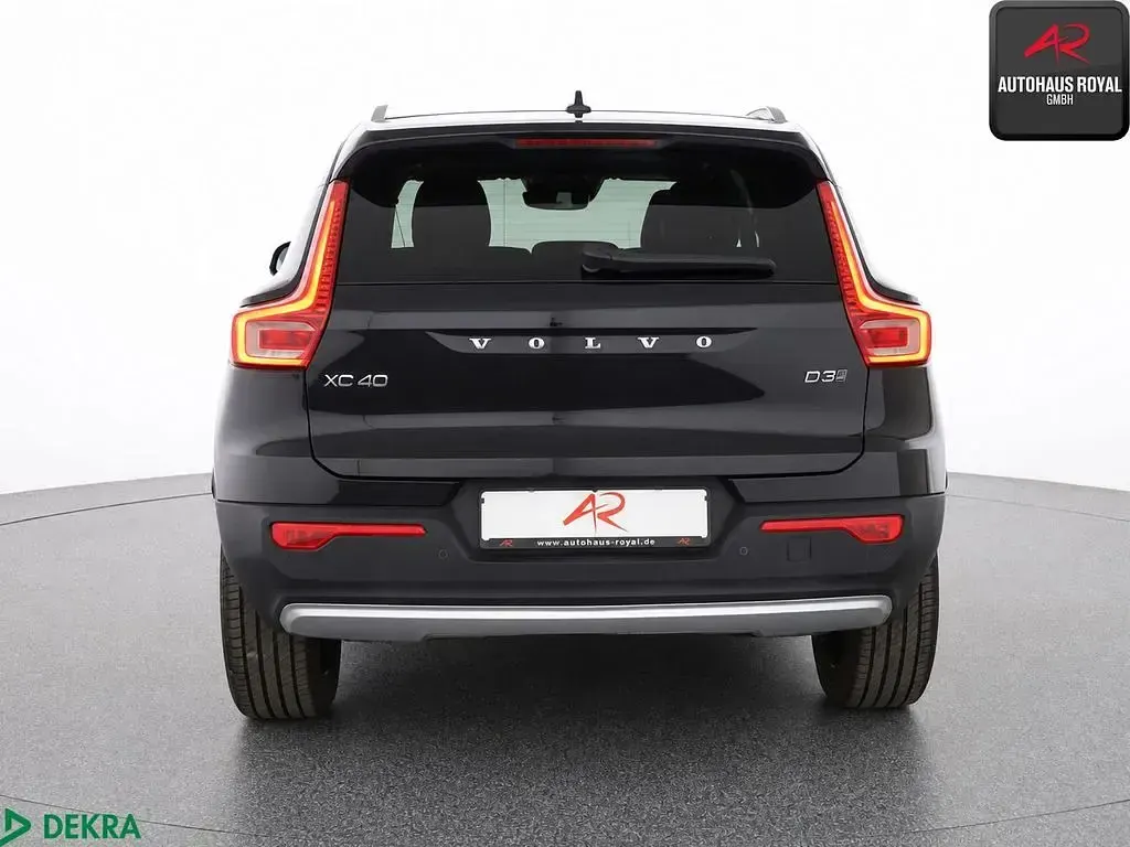 Gebraucht Volvo XC40 150 PS (110 kW) 2018 Black solid "stone" / solid SUV