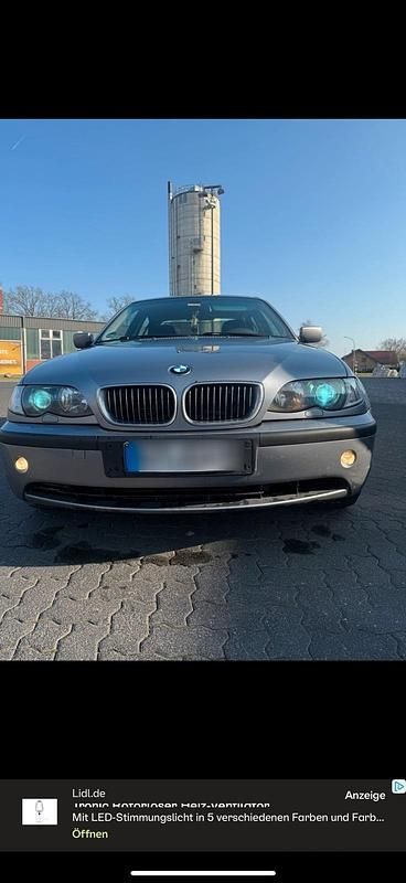 Grau Gebraucht 2004 BMW 320 Basis Limousine | 1.350 € (Superpreis) - Bild 1/4