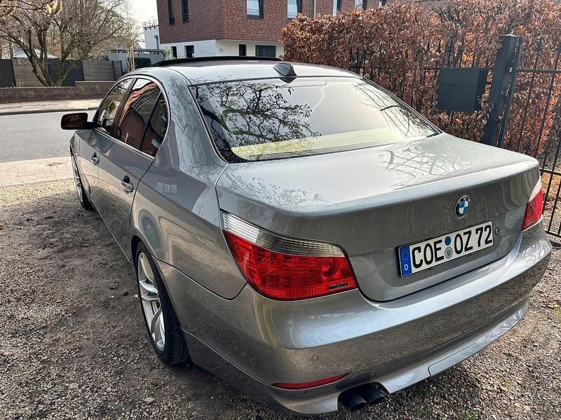 Second-hand BMW 530 Performance 231 CP (169 kW) 2003 Argintiu Berlinǎ