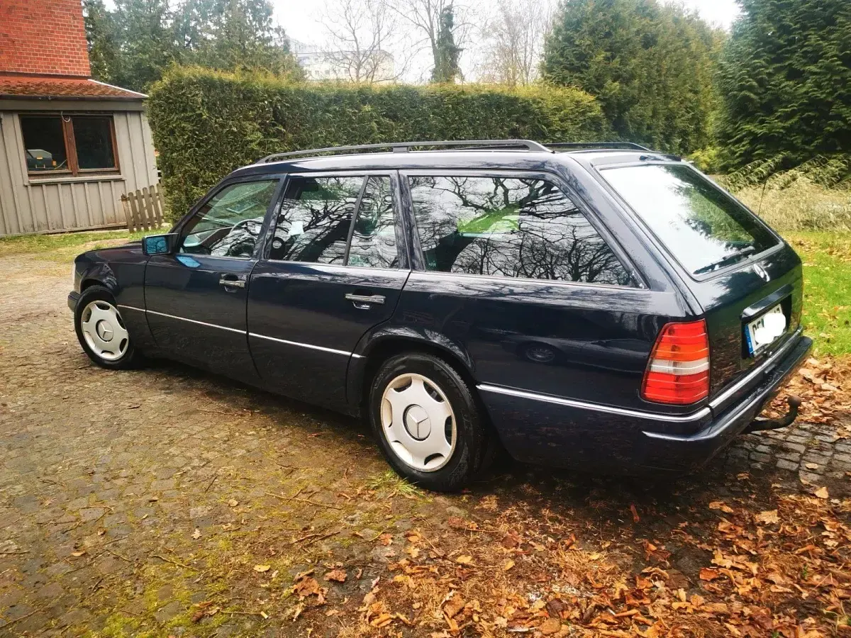 Brugt Mercedes E280 193 HK (141 kW) 1995 Blå Stationcar