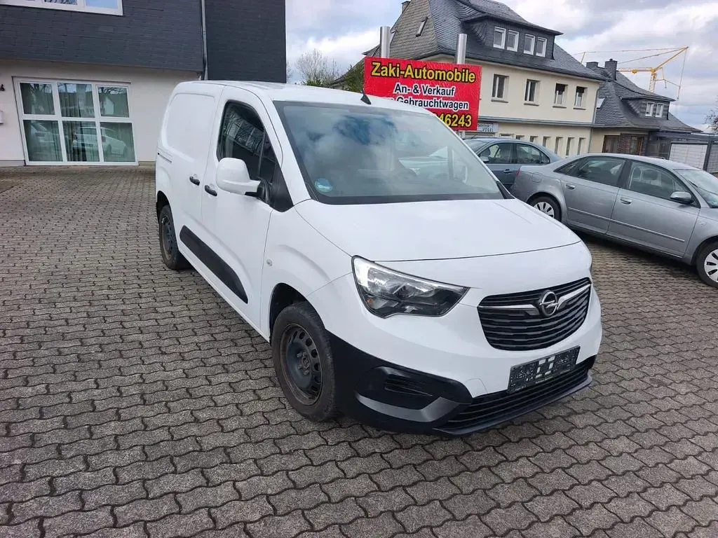 Second-hand Opel Combo Edition 76 CP (55 kW) 2019 Alb Monovolum