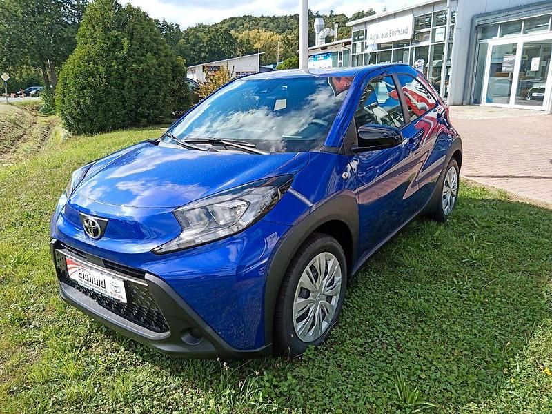 Blau Neu 2025 Toyota Aygo Business Edition Kleinwagen | 19.190 € - Bild 1/4