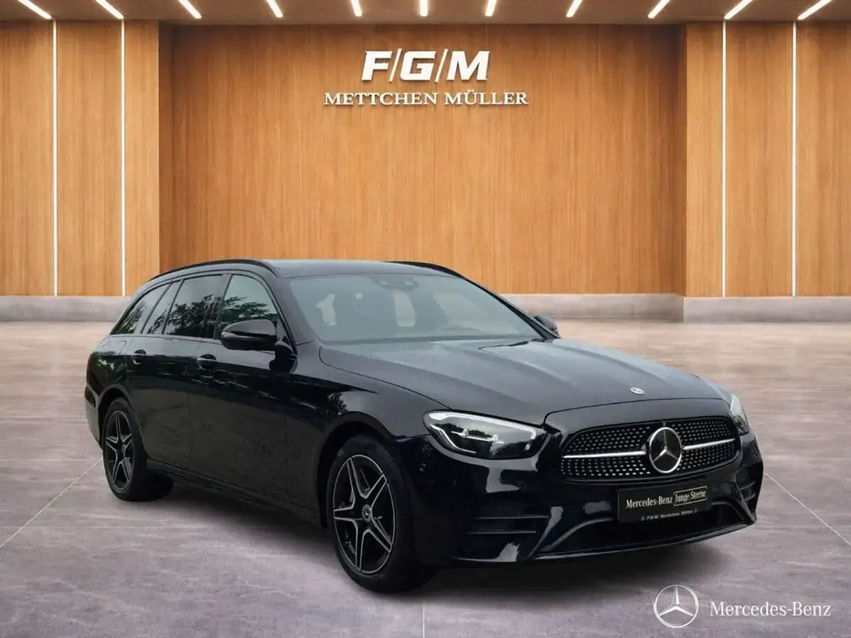 Gebraucht Mercedes E300 AMG 320 PS (235 kW) 2022 Lack obsidianschwarz Kombi