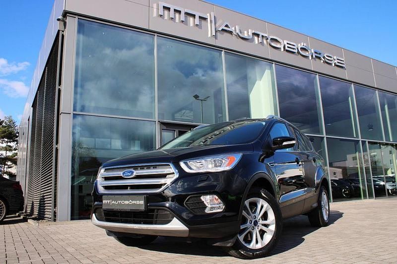 Gebraucht Ford Kuga Titanium 150 PS (110 kW) 2017 Iridiumschwarz metallic SUV