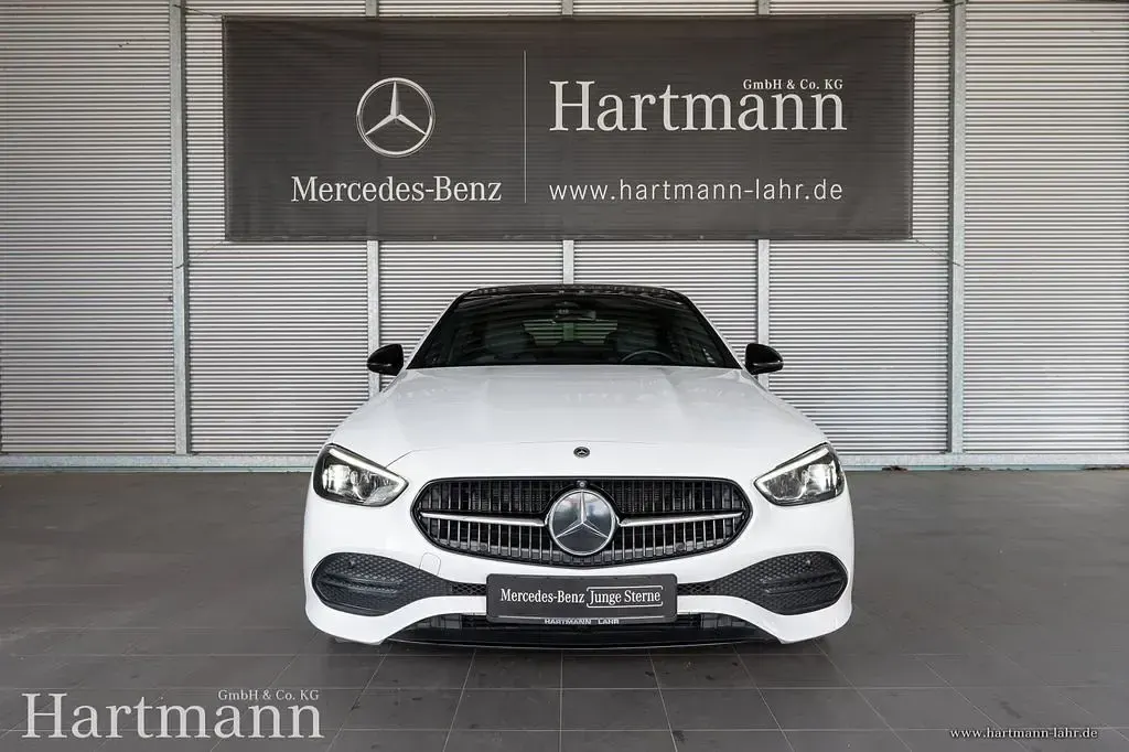 Gebraucht Mercedes C220 Avantgarde 200 PS (147 kW) 2023 Polarweiß Limousine