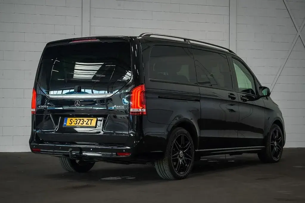 Gebraucht Mercedes V300 AMG line 237 PS (174 kW) 2022 Schwarz Van / Kleinbus