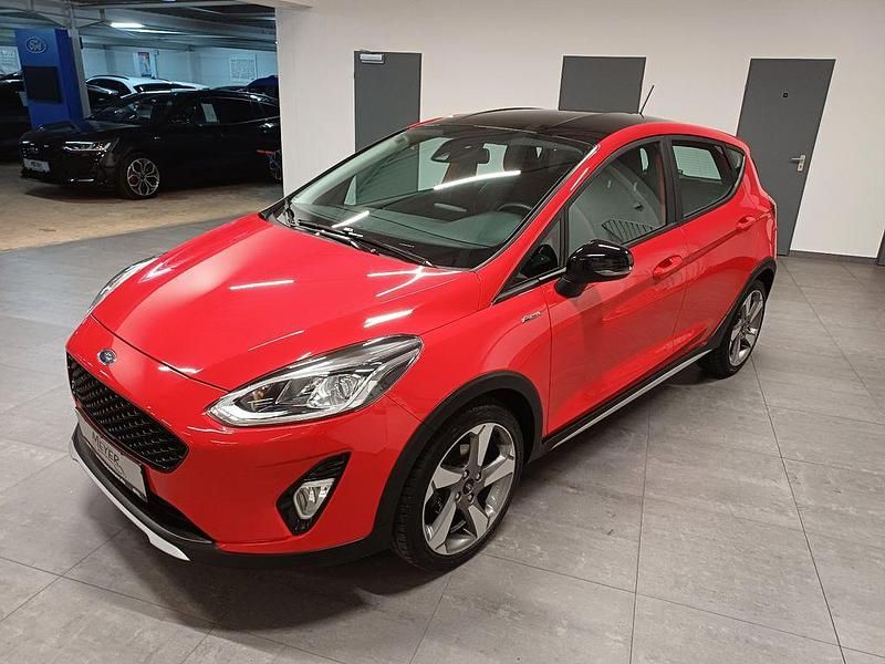 Gebraucht Ford Fiesta Active 86 PS (63 kW) 2018 Rot Limousine