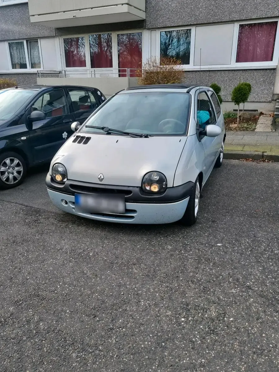 Używany Renault Clio 75 KM (55 kW) 2005 Srebrny Hatchback