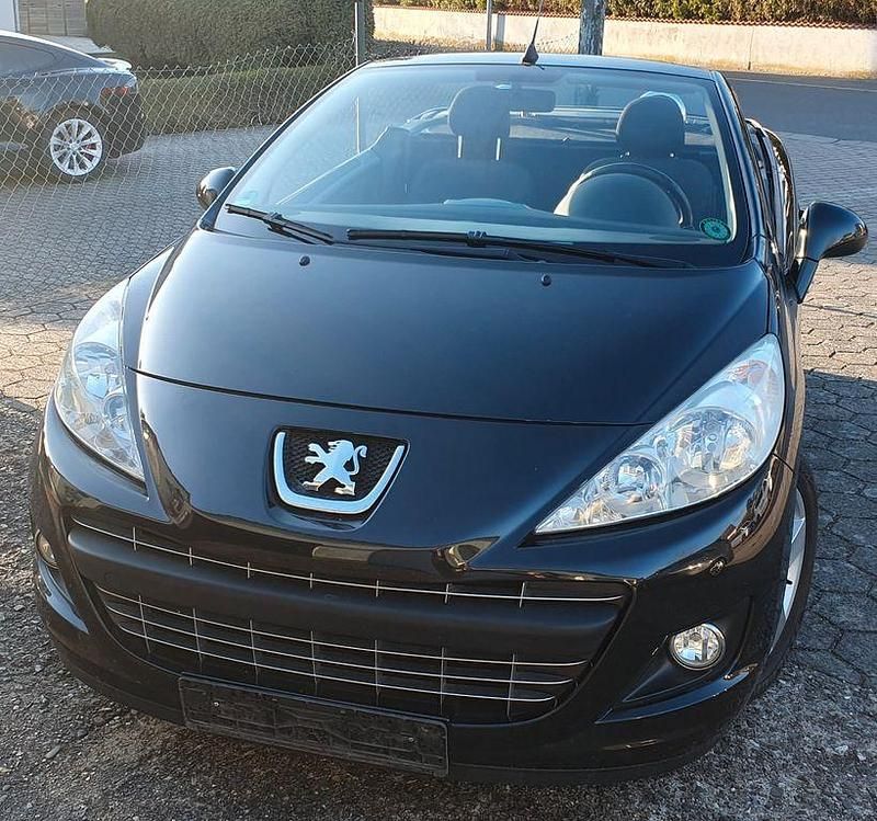 Gebraucht Peugeot 207 CC 120 PS (88 kW) 2011 Schwarz Cabrio