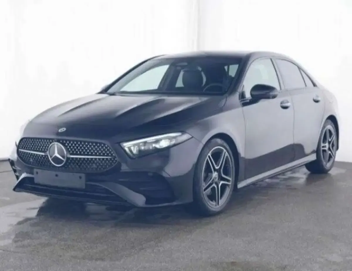 Gebraucht Mercedes A200 Advanced Plus 150 PS (110 kW) 2024 Schwarz Limousine