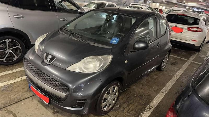 Gebraucht Peugeot 107 68 PS (50 kW) 2009 Kleinwagen