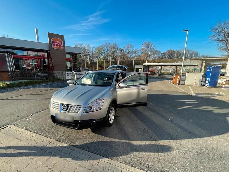 Gebraucht Nissan Qashqai 146 PS (107 kW) 2009 Silber SUV