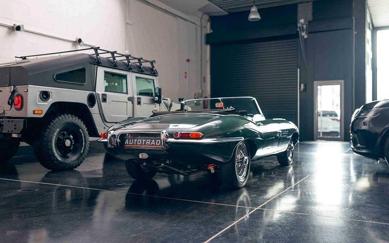 Second-hand Jaguar E-Type 269 CP (197 kW) 1961 Verde Cabrio