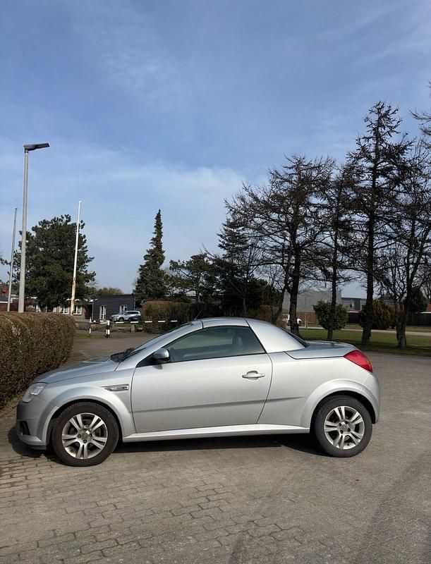 Gebraucht Opel Tigra 90 PS (66 kW) 2006 Silber Cabrio