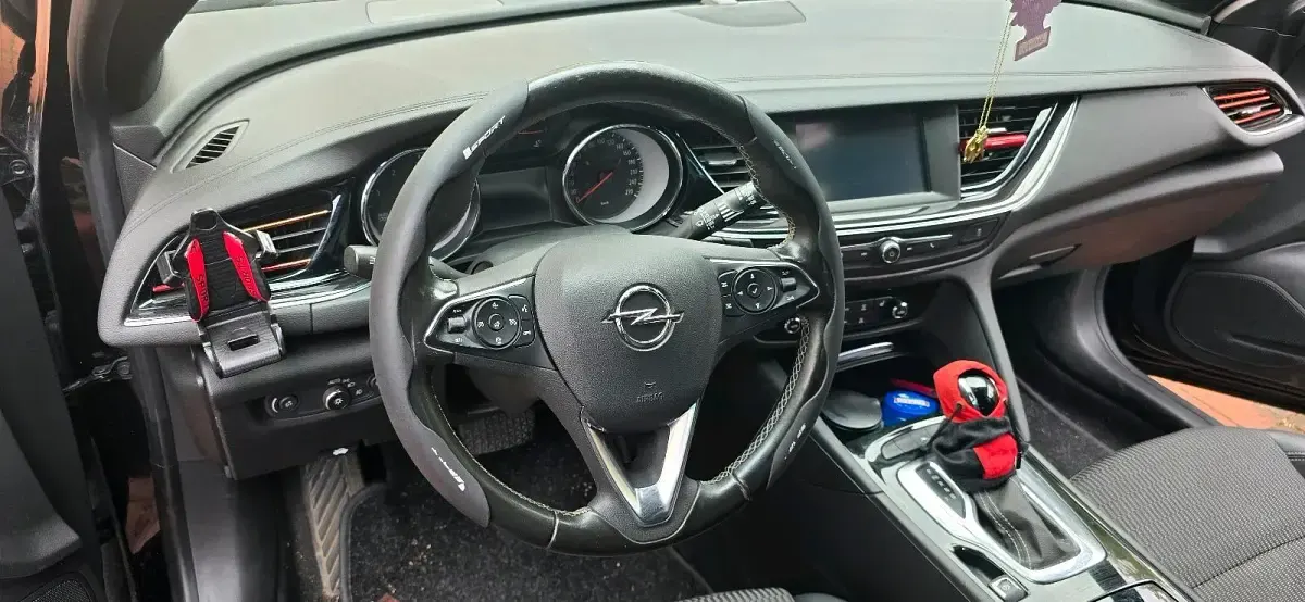 Gebraucht Opel Insignia 174 PS (127 kW) 2021 Schwarz Kombi