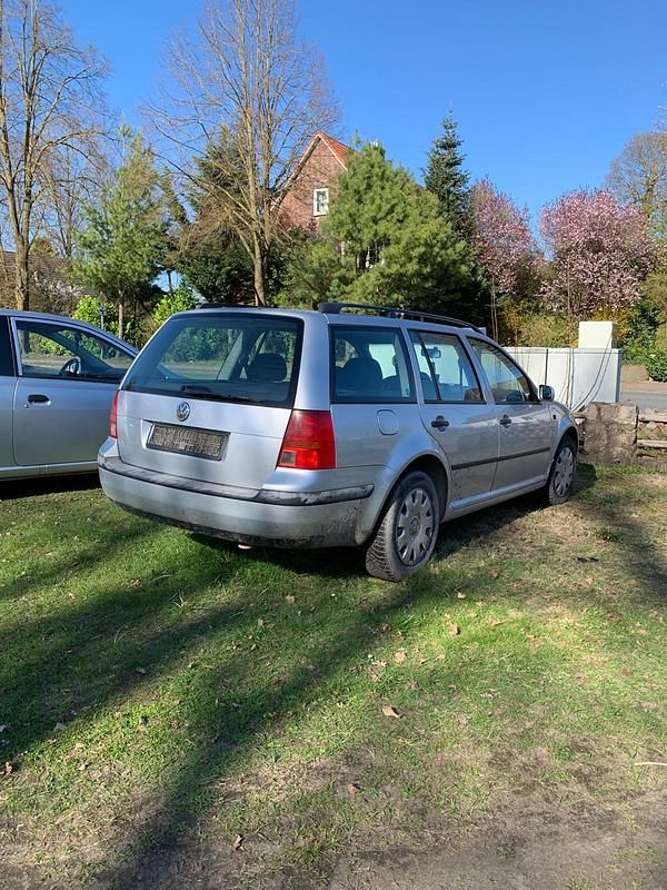 Gebraucht VW Golf IV 100 PS (73 kW) 2003 Silber Kombi