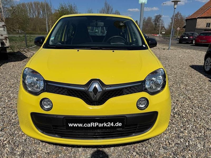 Gelb Gebraucht 2017 Renault Twingo LIMITED Kleinwagen | 7.988 € (Fairer Preis) - Bild 1/4