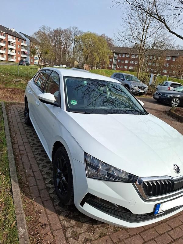 Gebraucht Skoda Scala 116 PS (85 kW) 2019 Weiß Kleinwagen