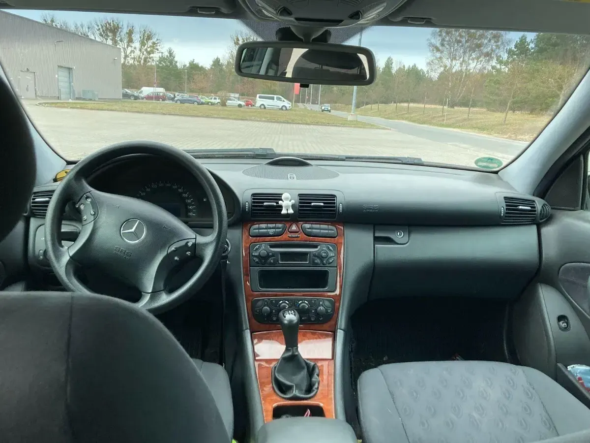 Gebraucht Mercedes C180 Classic 143 PS (105 kW) 2003 Schwarz Kombi