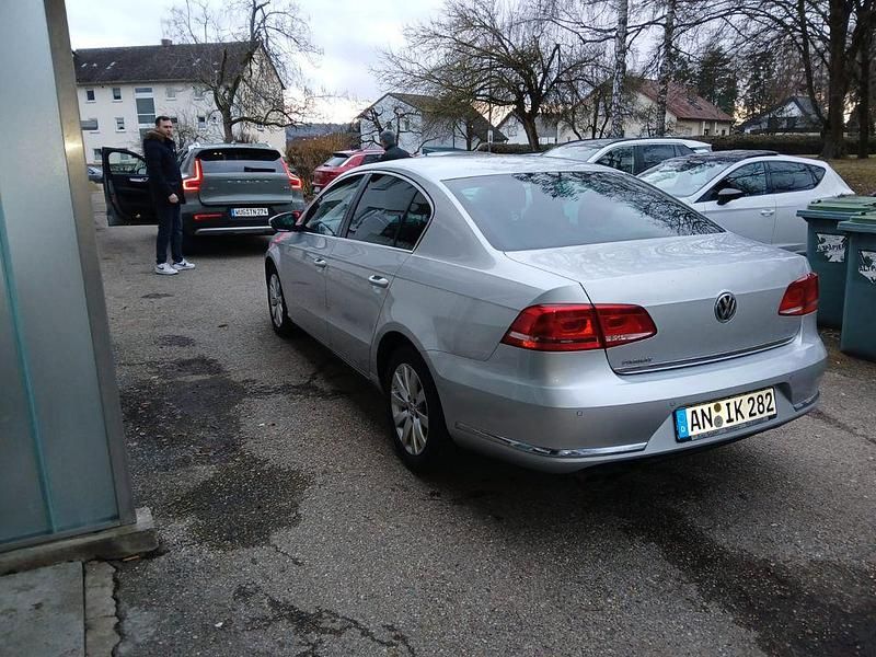 Gebraucht VW Passat Comfortline 140 PS (102 kW) 2014 Grau Limousine