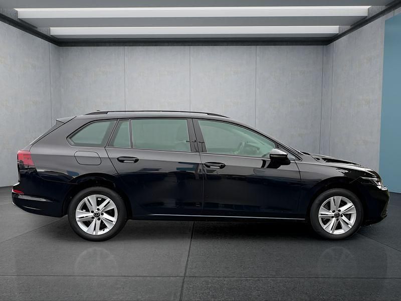 Second-hand VW Golf VIII 116 CP (85 kW) 2023 Negru Break
