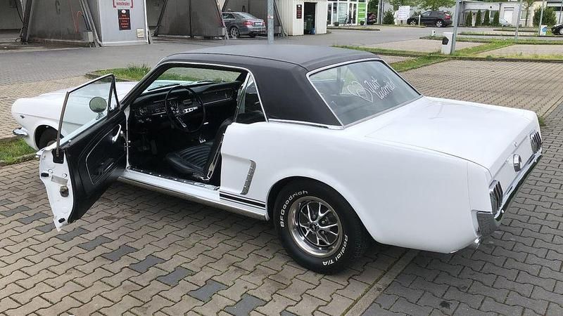 Gebraucht Ford V8 200 PS (147 kW) 1965 Weiß Coupé