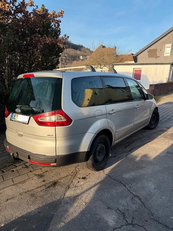 Gebraucht Ford Galaxy 131 PS (96 kW) 2007 Silber Van / Kleinbus