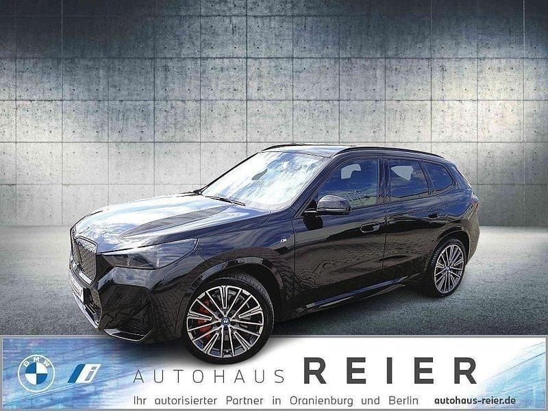 Gebraucht BMW iX1 Performance 225 kW (306 PS) 2023 Saphirschwarz SUV