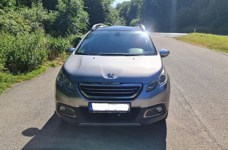 Silber Gebraucht 2015 Peugeot 2008 Allure SUV | 6.800 € (Guter Preis) - Bild 1/4