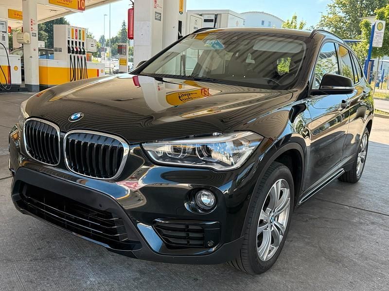 Schwarz Gebraucht 2018 BMW X1 xLine SUV | 20.600 € (Superpreis) - Bild 1/4