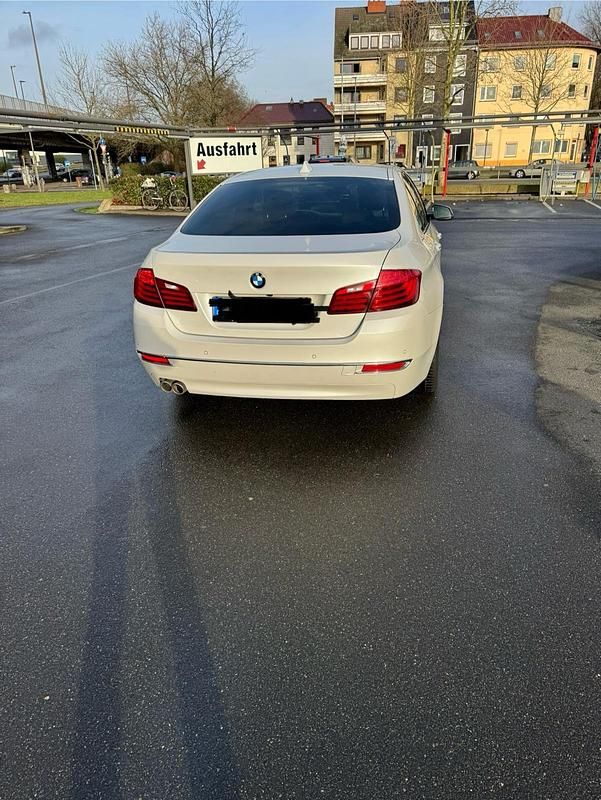 Używany BMW 530 258 KM (189 kW) 2014 Biały Sedan/Limuzyna