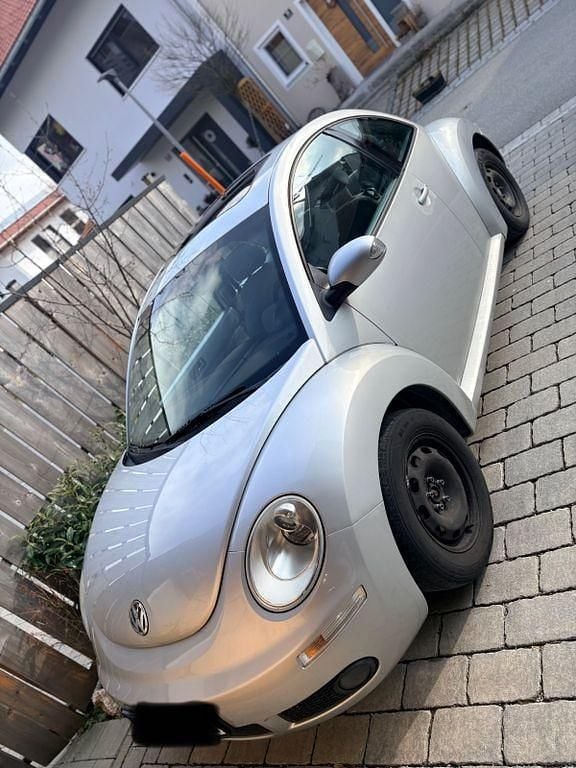 Gebraucht VW Beetle 102 PS (75 kW) 2010 Silber