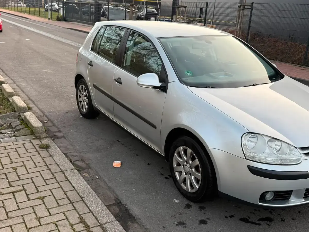 Gebraucht VW Golf V 116 PS (85 kW) 2004 Silber Kleinwagen