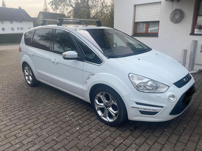 Gebraucht Ford S-MAX Titanium 140 PS (102 kW) 2011 Weiß Van / Kleinbus