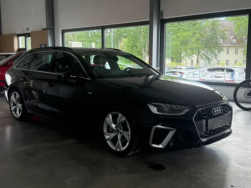 Gebraucht Audi A4 S-Line 204 PS (150 kW) 2023 Mythosschwarz Kombi