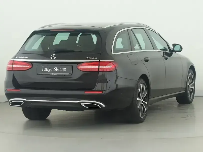Second-hand Mercedes E300 Avantgarde 194 CP (142 kW) 2023 Negru Break