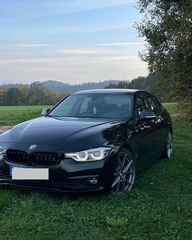 Schwarz Gebraucht 2017 BMW 330e Advantage Limousine | 19.500 € (Fairer Preis) - Bild 1/4